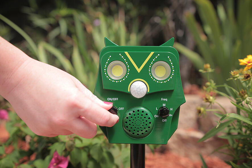 Ahuyentador solar inteligente por ultrasonido con sensor de movimiento