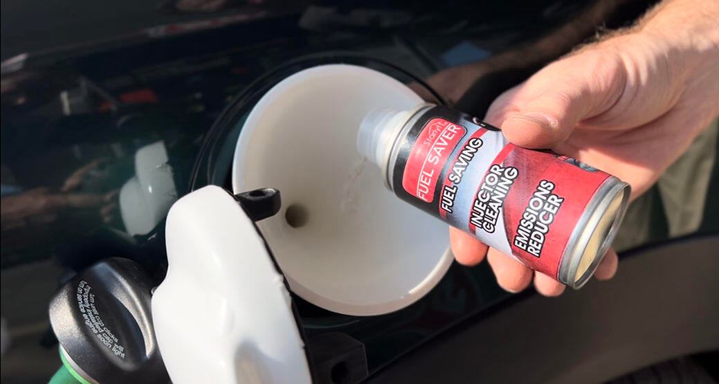 Aditivo potenciador de motor y para ahorro de combustible