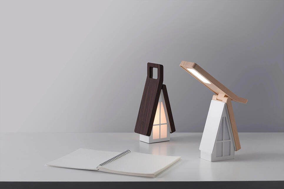 Lámpara de mesa plegable con forma de casa